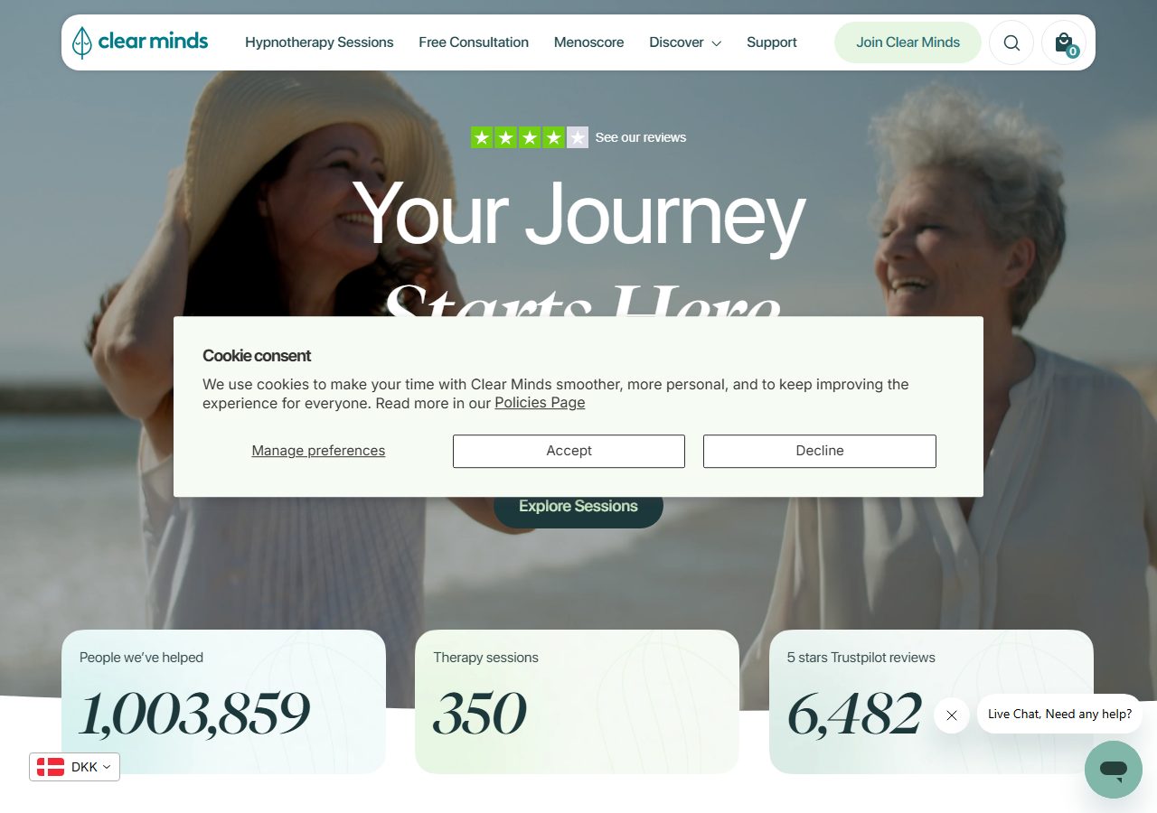 Clear Minds homepage with two women by the sea, session statistics, and a cookie-consent panel